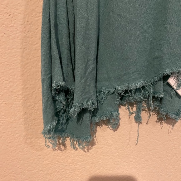 blue tank top stringy bottom - Picture 4 of 5